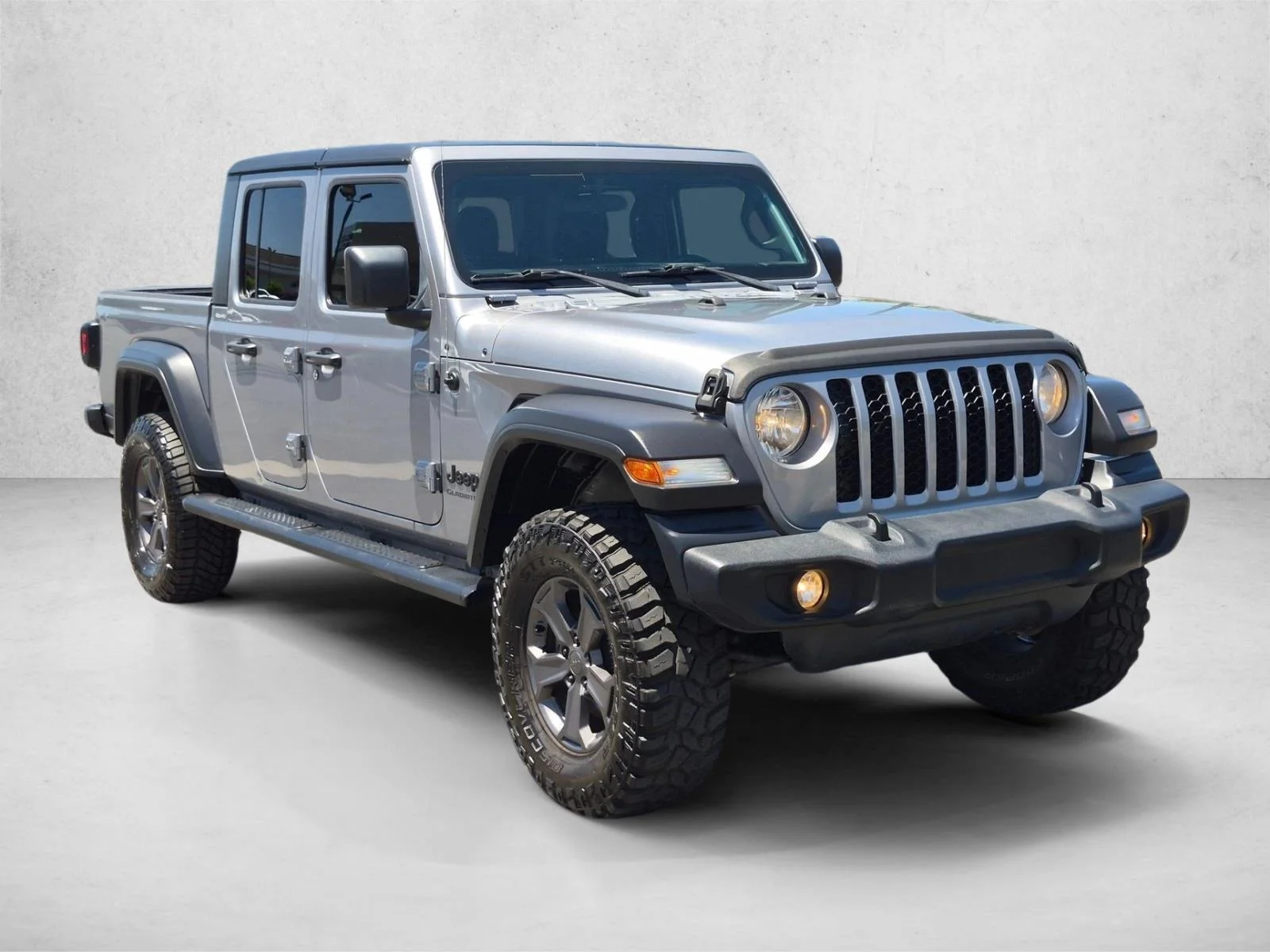 Used 2020 Billet Silver Metallic Clearcoat Jeep Sport S image 3