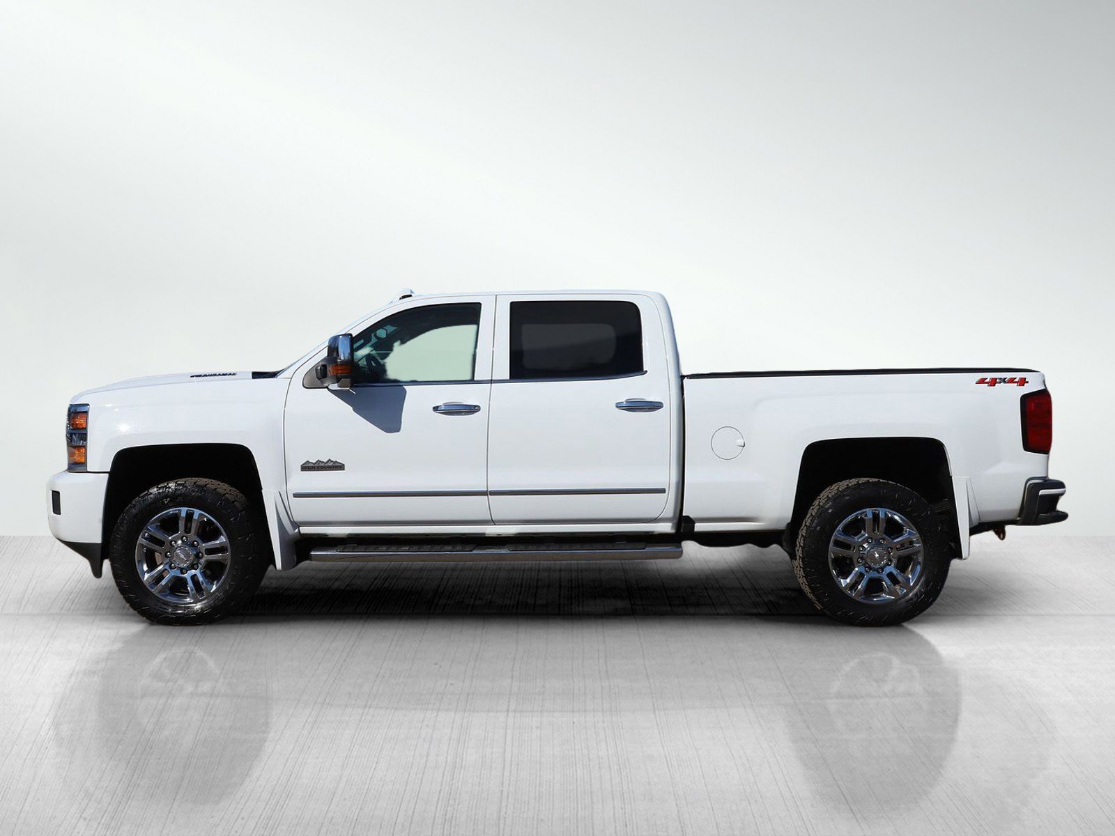 Used 2018 Chevrolet Silverado 2500HD High Country with VIN 1GC1KXEY0JF228956 for sale in White Bear Lake, Minnesota
