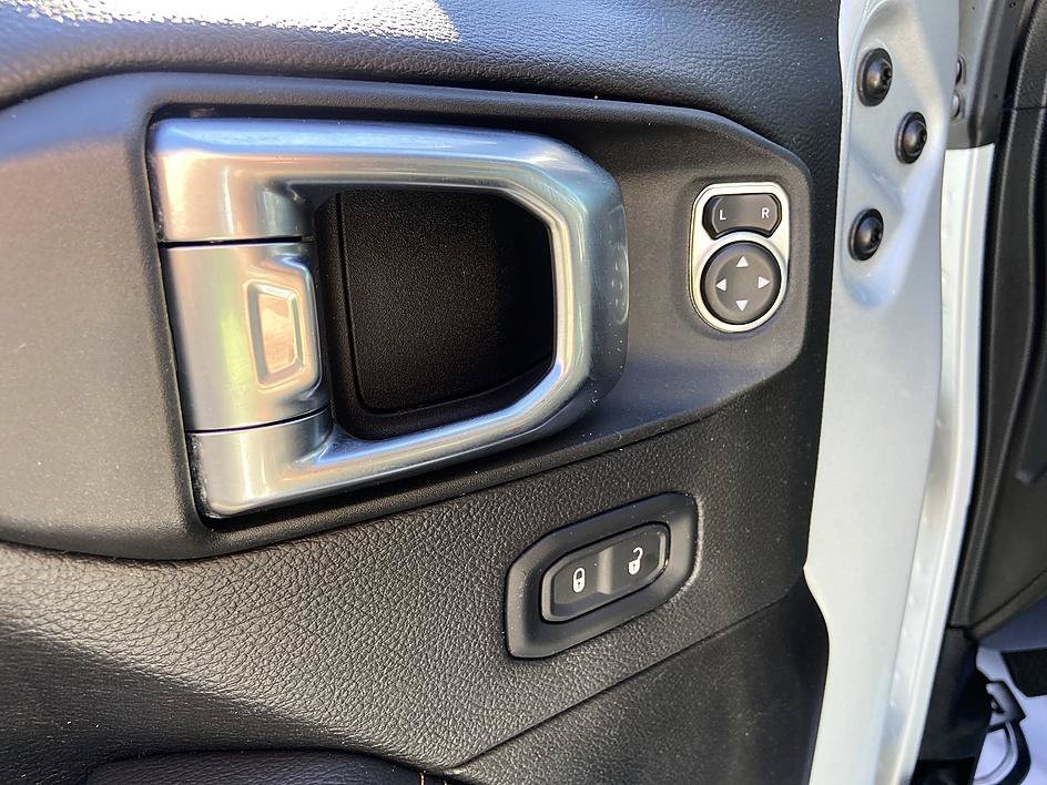Used 2022 Silver Zynith Clearcoat Jeep Unlimited High Altitude image 10
