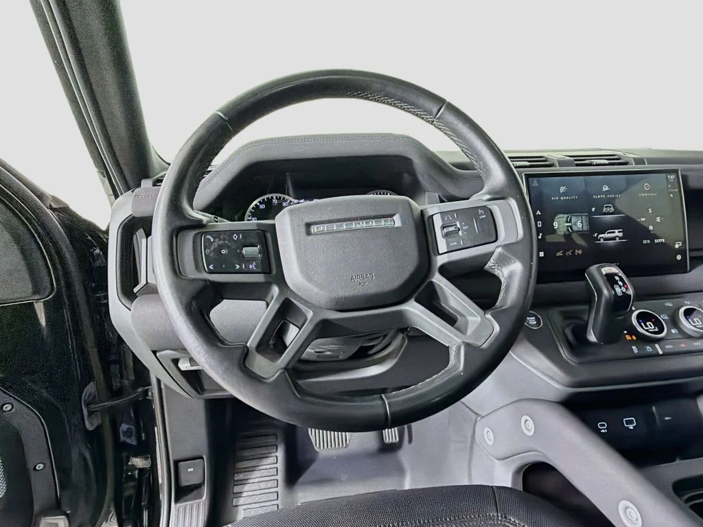 Certified Used 2023 Black Land Rover X-Dynamic SE image 11