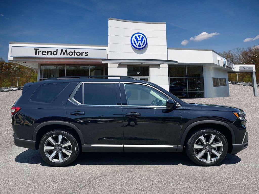 Used 2024 Black Honda Touring image 7