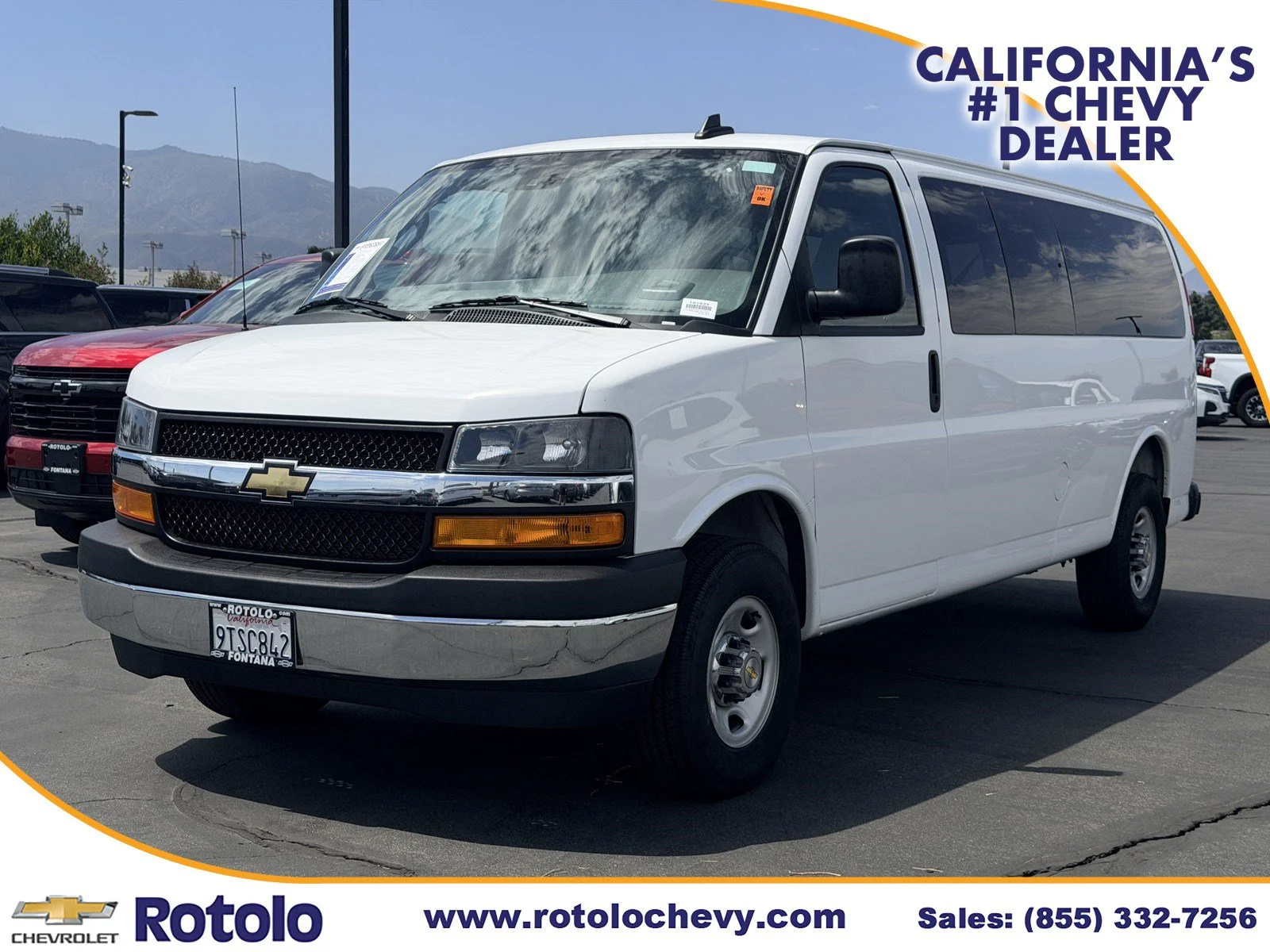 Used 2025 Summit White Chevrolet 1LT image 3