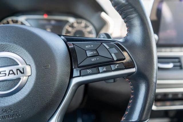 Used 2021 Blue Nissan 2.5 SR AWD image 24