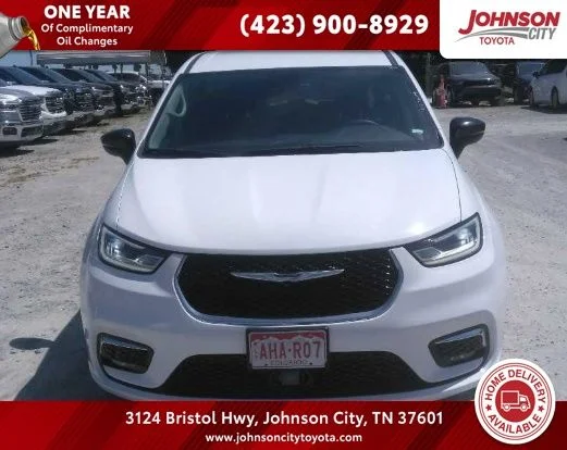 2024 Chrysler Pacifica Hybrid Select PHEV's photo