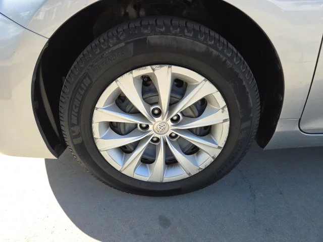 Used 2017 Silver Toyota LE image 10