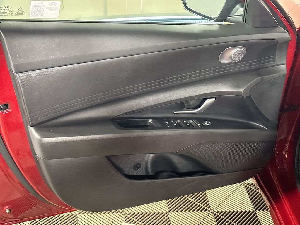 Used 2024 Red Hyundai SEL image 10