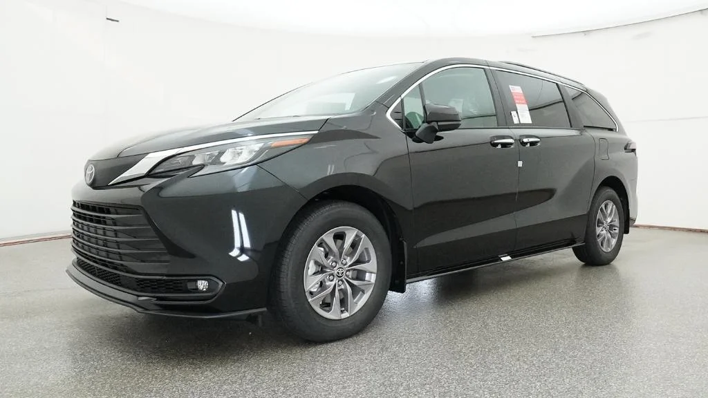 New 2026 Midnight Black Metallic Toyota XLE image 21