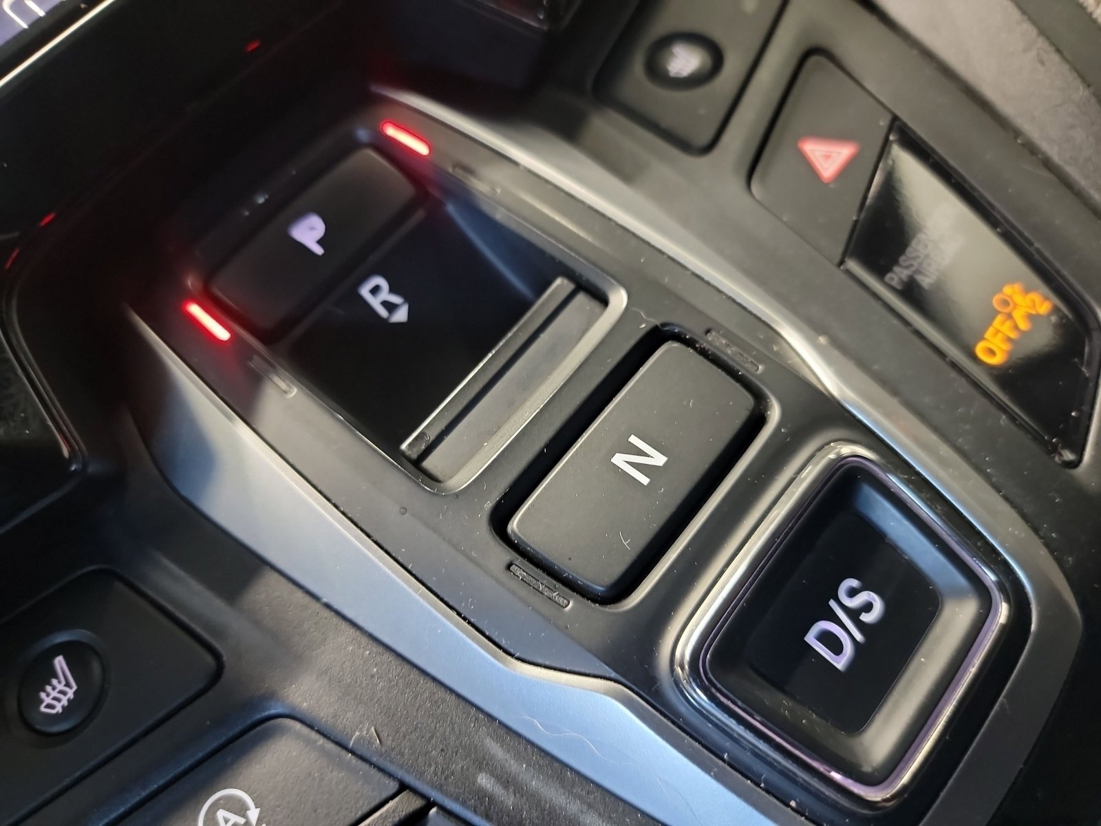 Used 2018 Modern Steel Metallic Honda Touring image 26