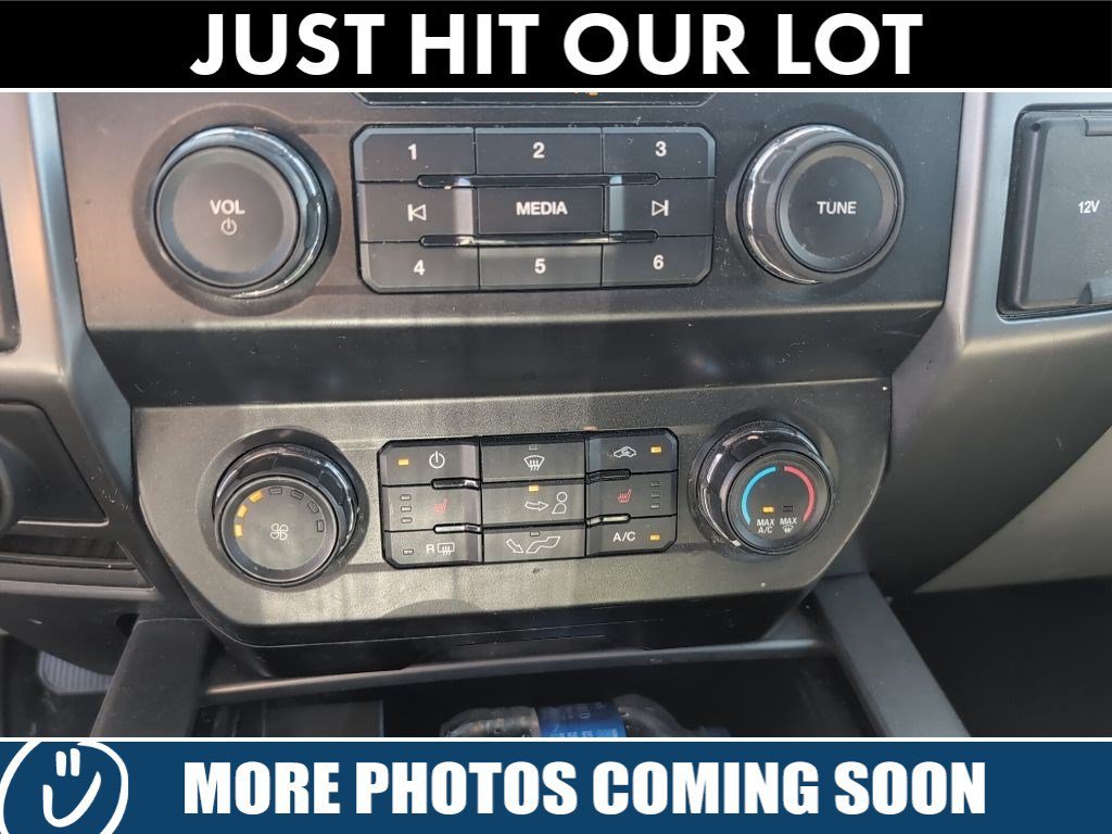 Used 2020 Agate Black Metallic Ford XLT image 19