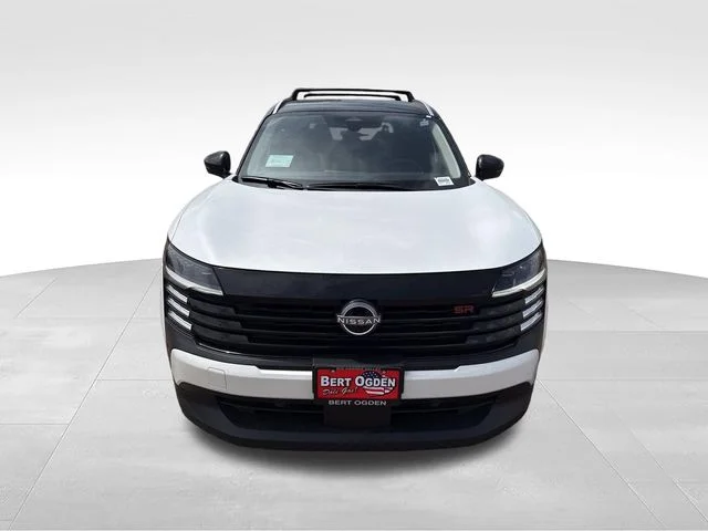 New 2027 Aspen White TriCoat / Super Black Two-tone Nissan SR image 2