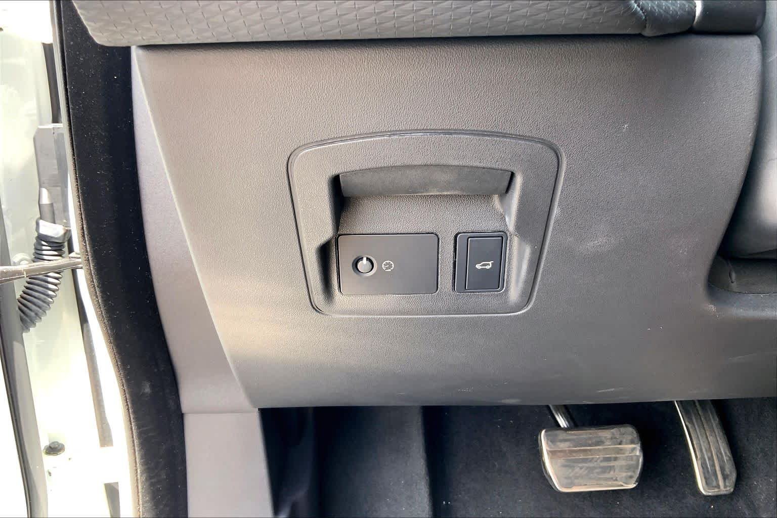 Used 2023 Fuji White Land Rover R-Dynamic S image 71