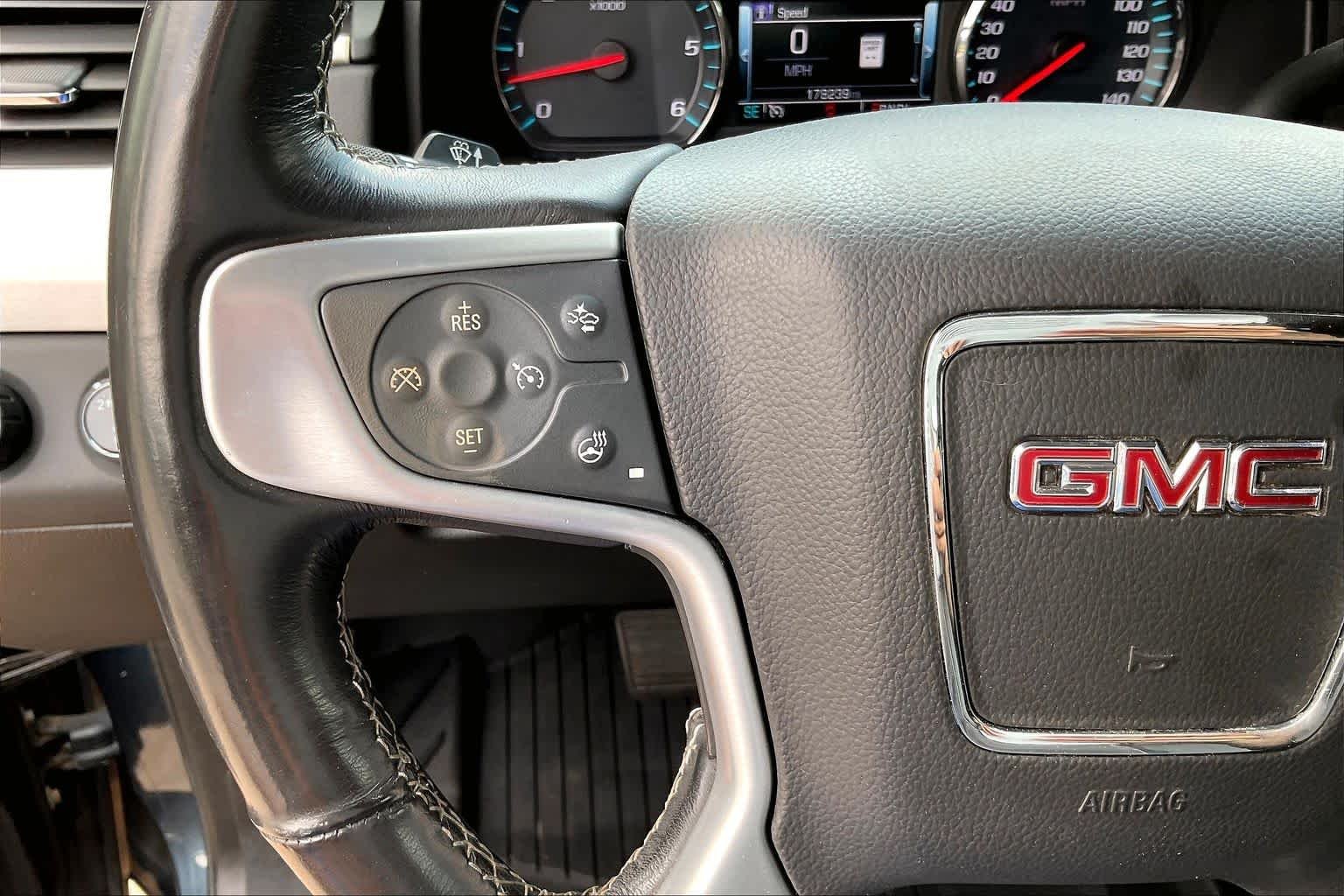 Used 2020 Dark Sky Metallic GMC SLT image 22