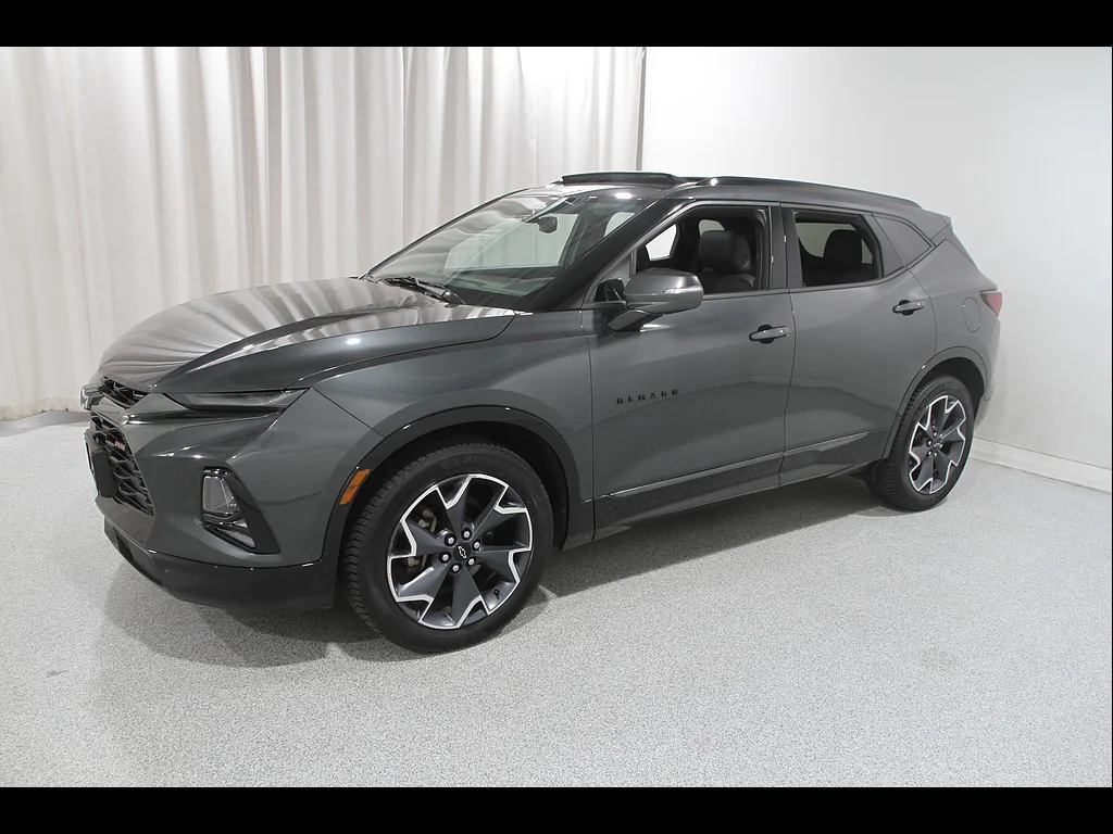 Used 2020 Nightfall Gray Metallic Chevrolet RS image 3