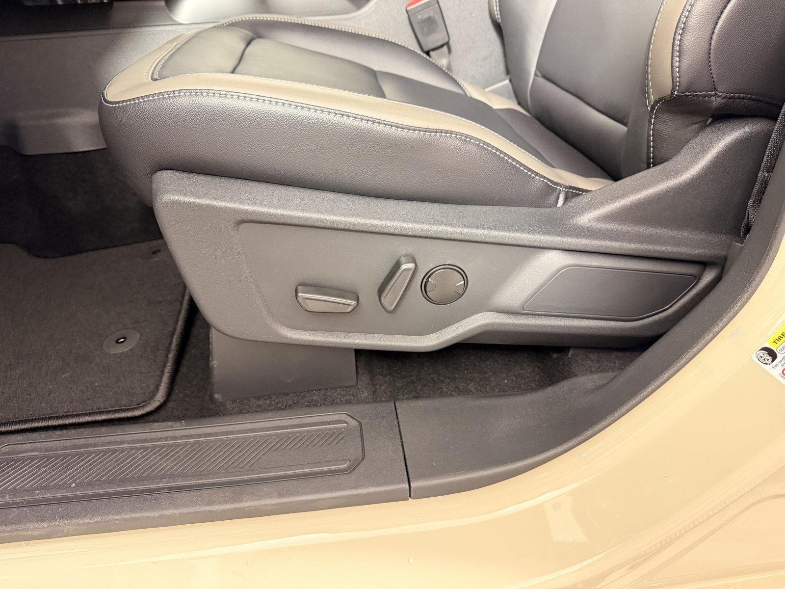 New 2026 Desert Sand Ford Outer Banks® image 53