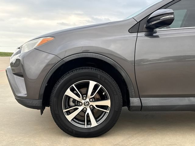 Used 2017 Gray Toyota XLE image 4