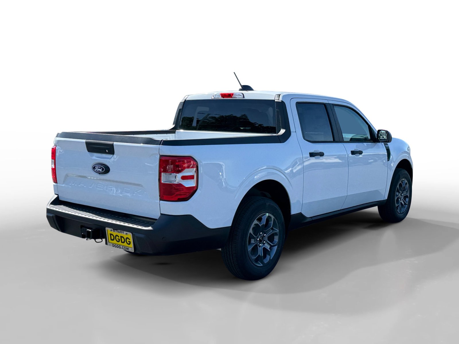 New 2026 Oxford White Ford XLT image 5