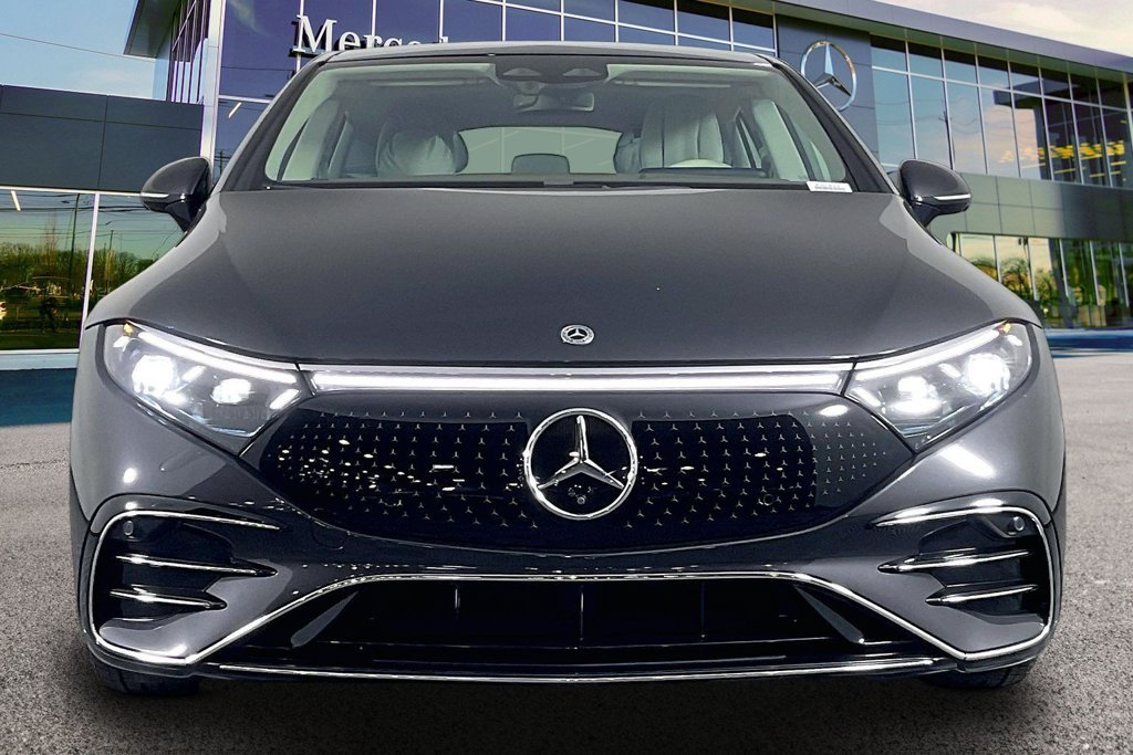 Certified Used 2023  Mercedes-Benz 450 image 3