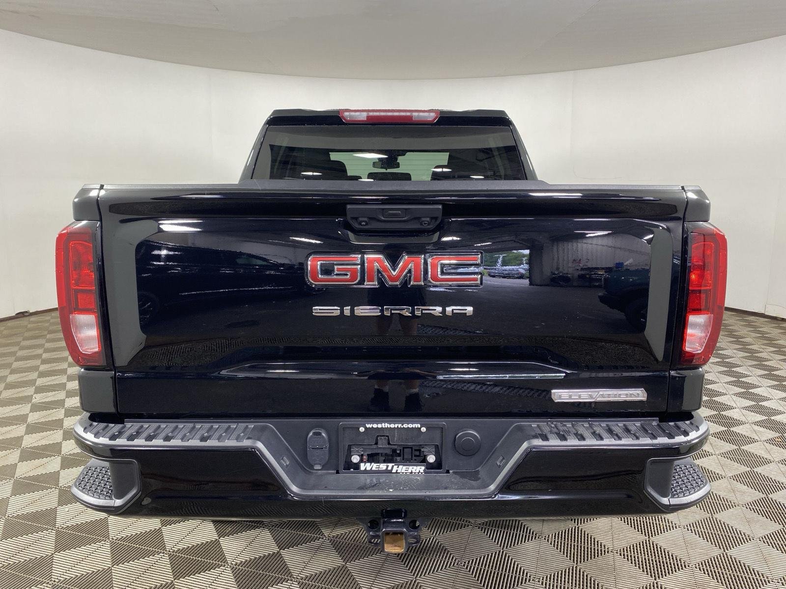 Used 2024 Onyx Black GMC Elevation image 6