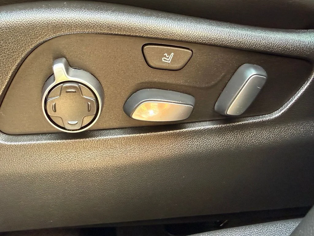 Used 2019 Red Cadillac Sport image 16