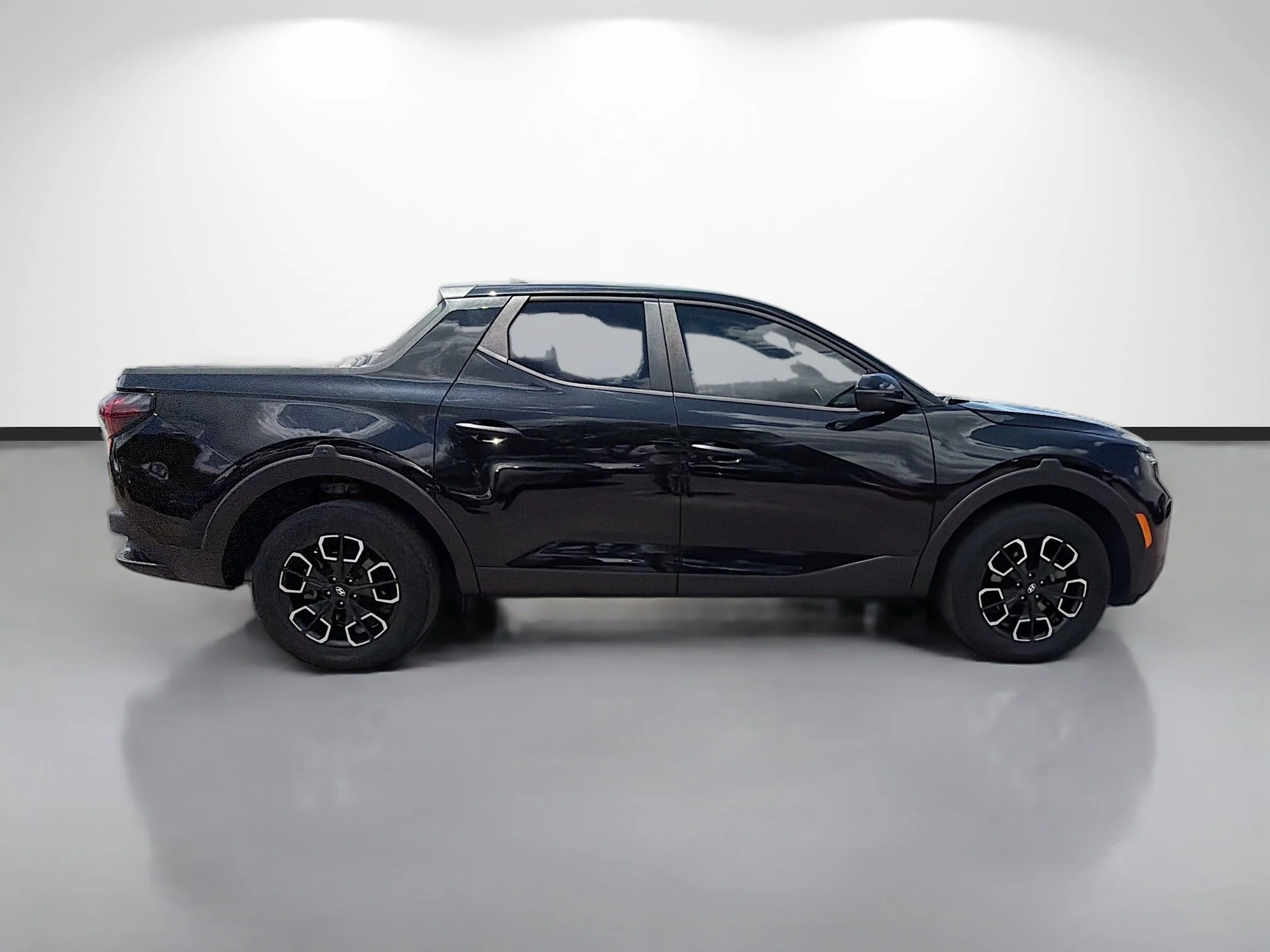 Used 2022 Phantom Black Hyundai SEL image 6