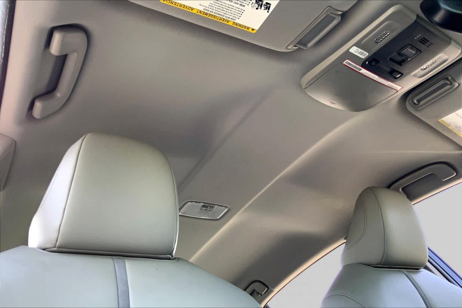 Used 2019 Midnight Black Metallic Toyota SE image 14