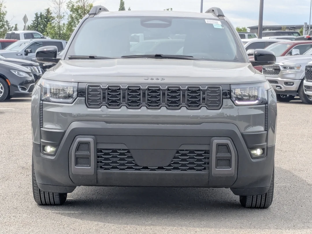 New 2026 Grey Jeep Limited - - 4x4 - 1.6L I- 4 Turbo Hybrid - 12.3 Uconnect w/ Nav - Pano Sunroof & More! image 3