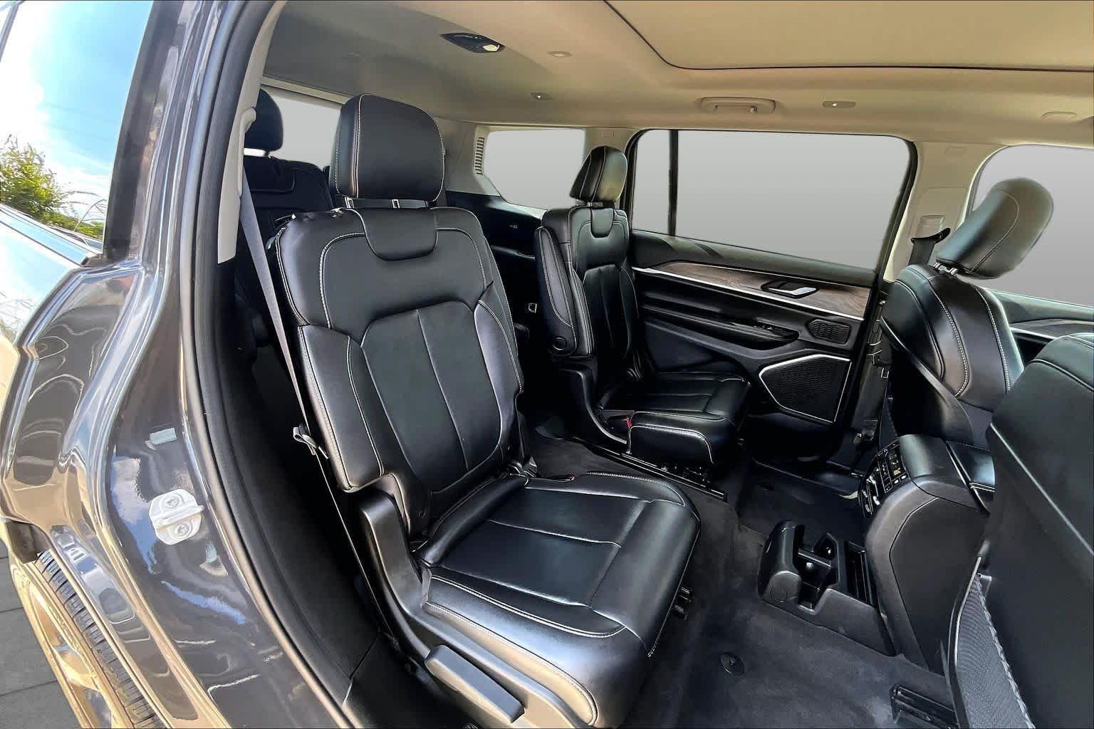 Used 2022 Baltic Gray Metallic Clearcoat Jeep Limited image 20