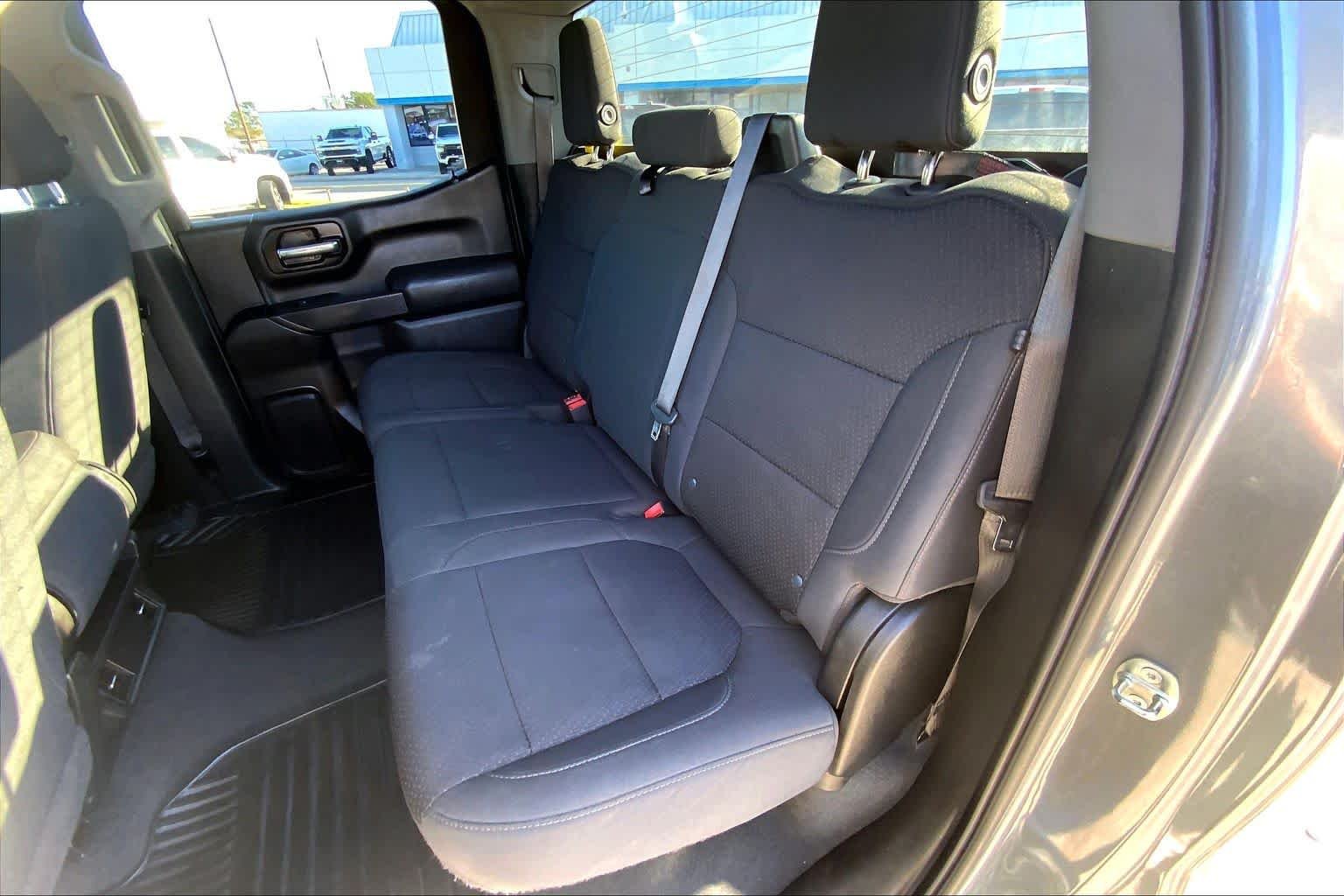 Used 2022 Satin Steel Metallic Chevrolet Custom image 19