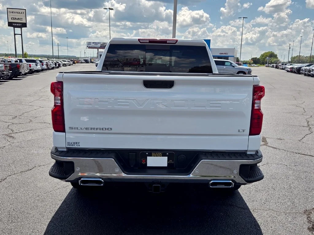 New 2026 Summit White Chevrolet LT image 34