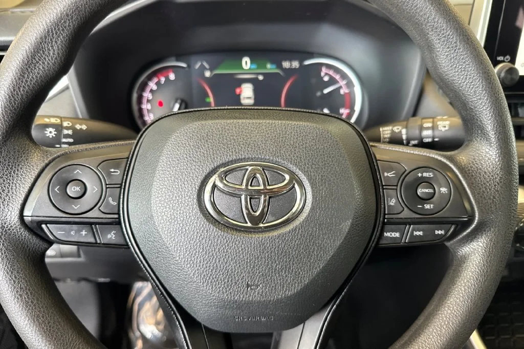 Used 2024 Ice Cap Toyota XLE image 27