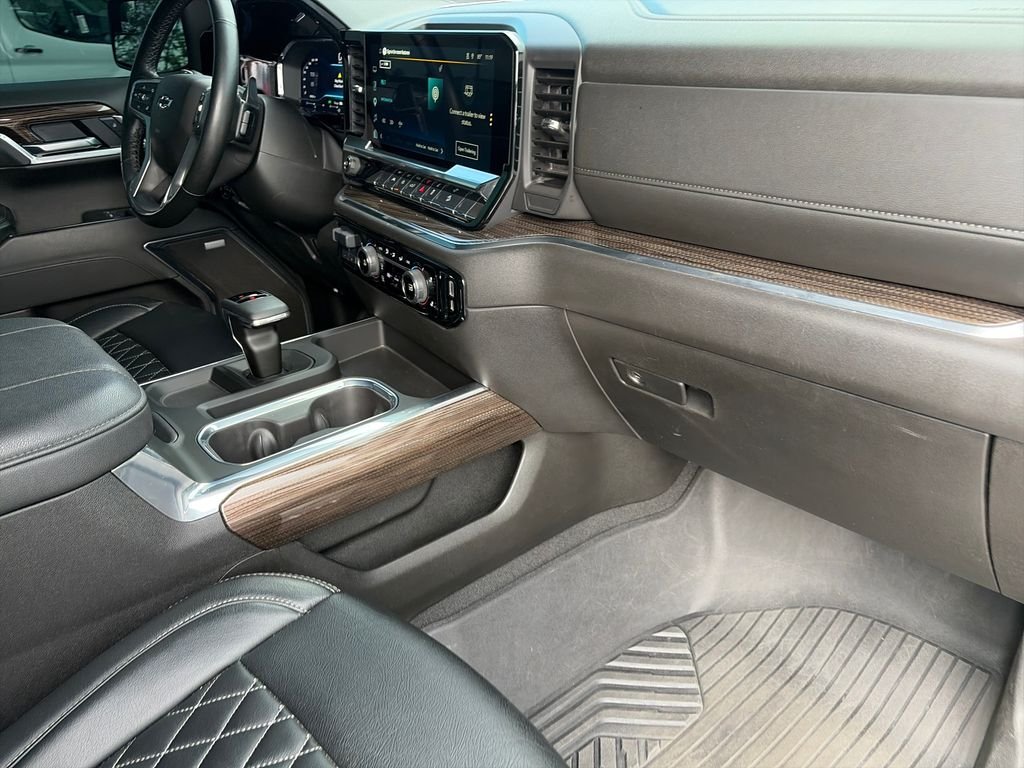 Used 2025 Gray Chevrolet RST image 34