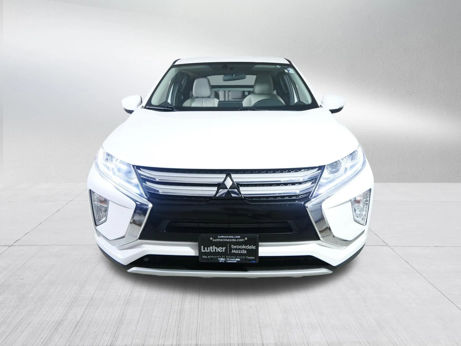Used 2019 Mitsubishi Eclipse Cross SE with VIN JA4AT5AA8KZ022238 for sale in Brooklyn Center, Minnesota