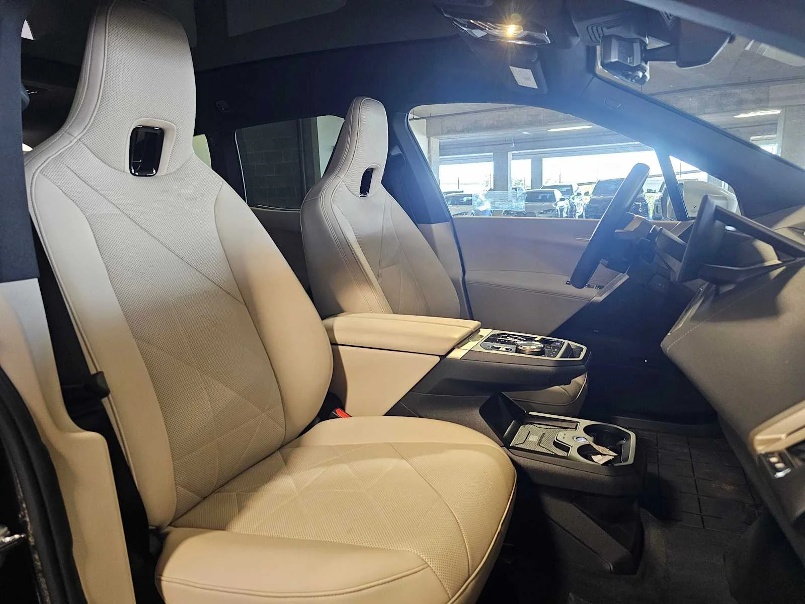 Certified Used 2024 Alpine White BMW xDrive50 image 30