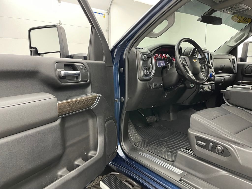 Used 2022 Northsky Blue Metallic Chevrolet LT image 15