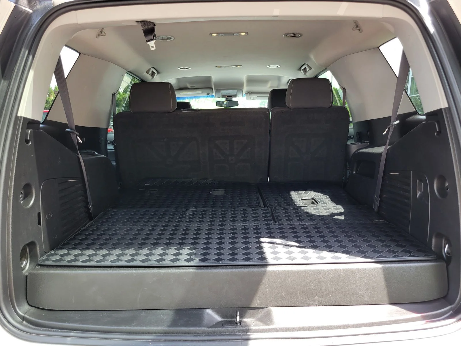 Used 2019 Summit White Chevrolet LS image 29