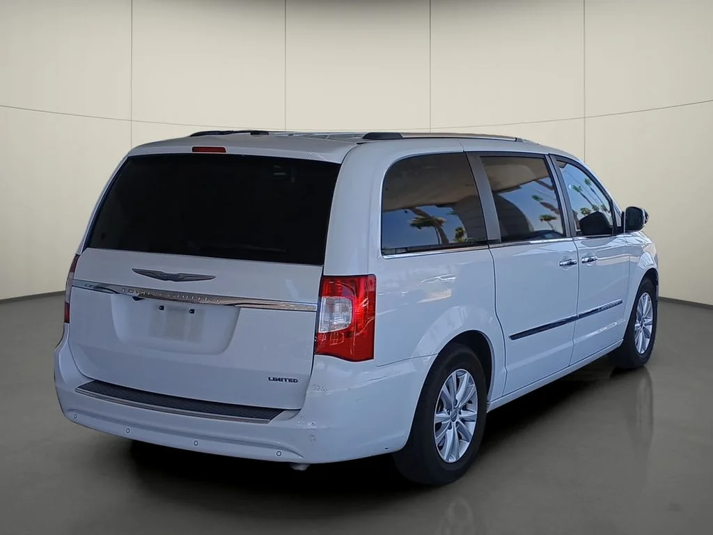 Used 2016 White Chrysler Limited image 7