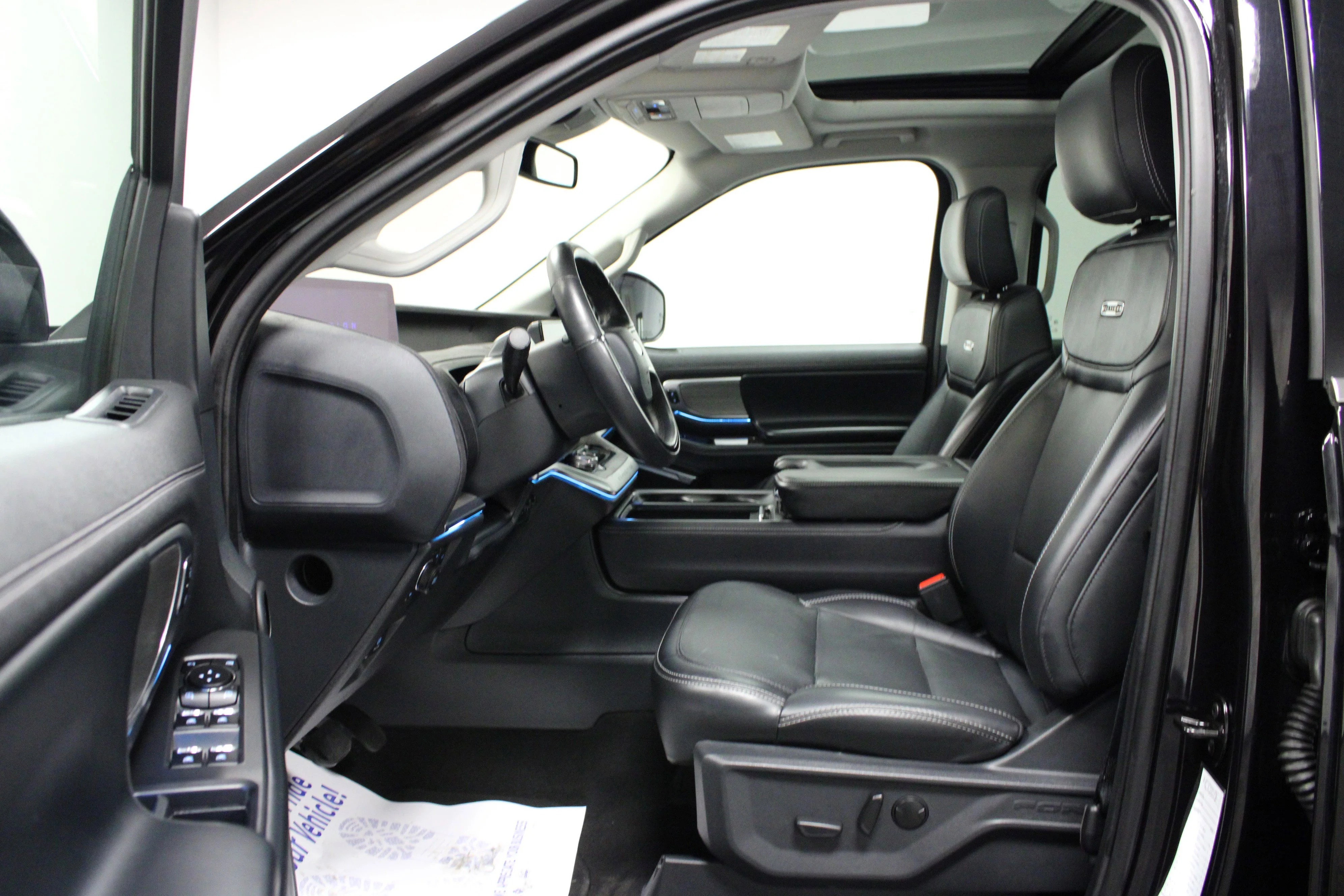Used 2025 Black Metallic Ford Platinum image 12