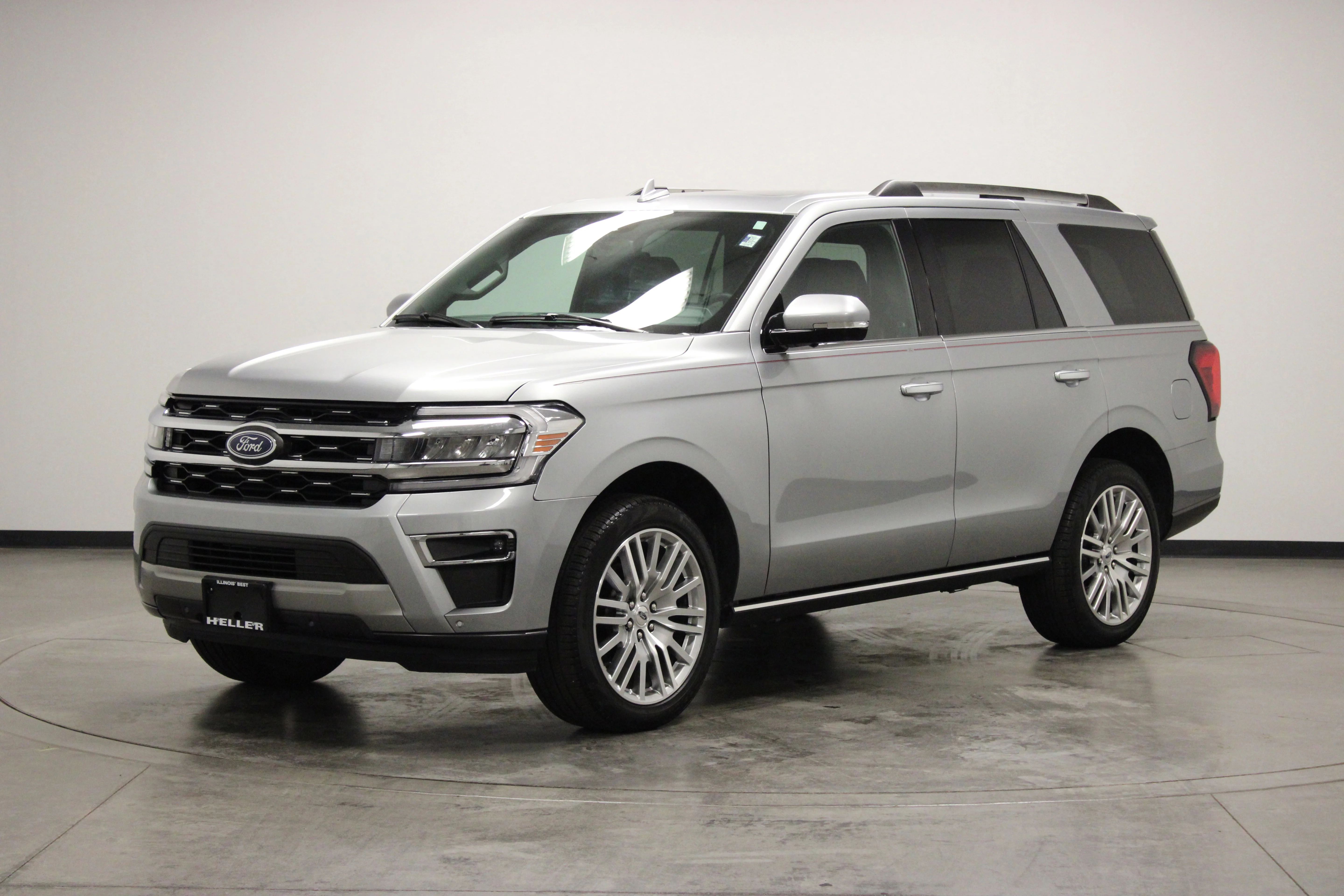 Used 2024 Silver Metallic Ford Limited image 4