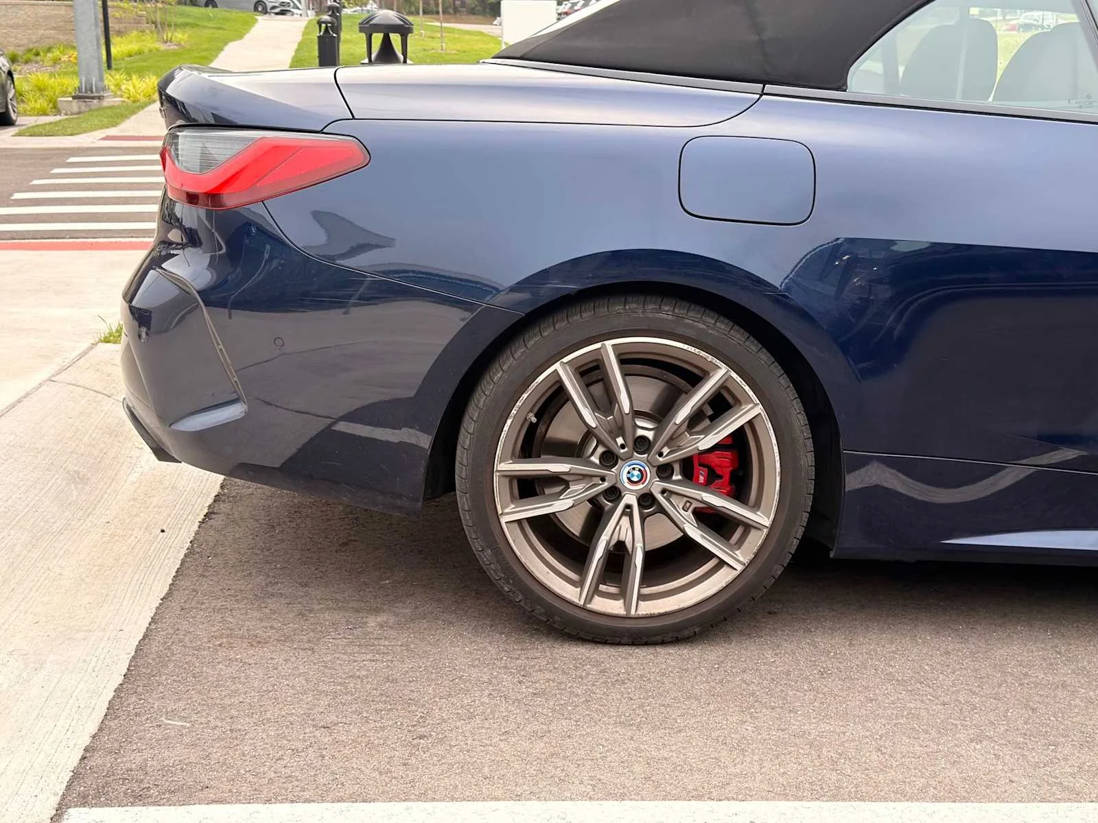 Certified Used 2023 Tanzanite Blue II Metallic BMW M440i xDrive image 13