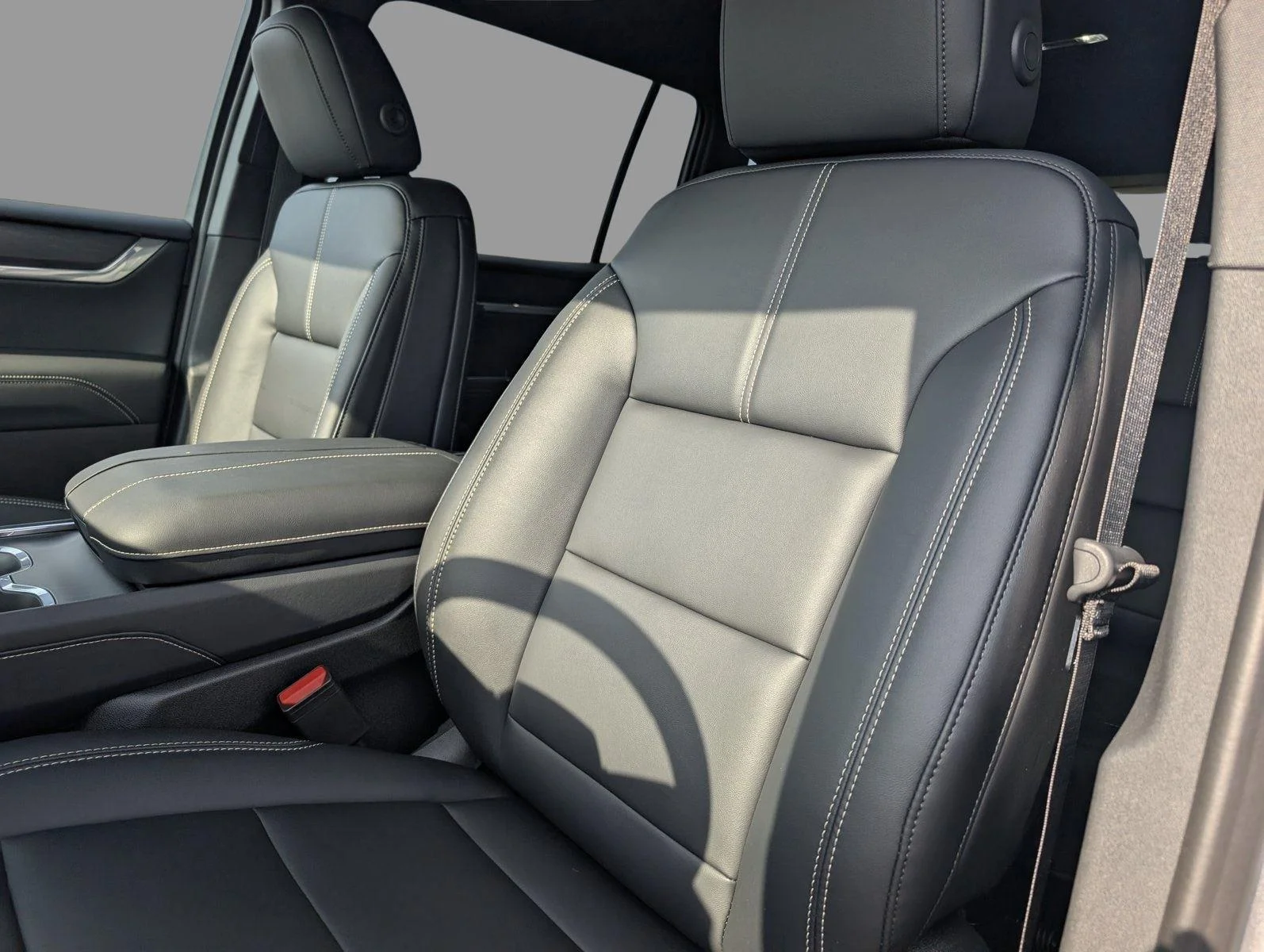 New 2026 Sterling Metallic GMC Elevation image 12