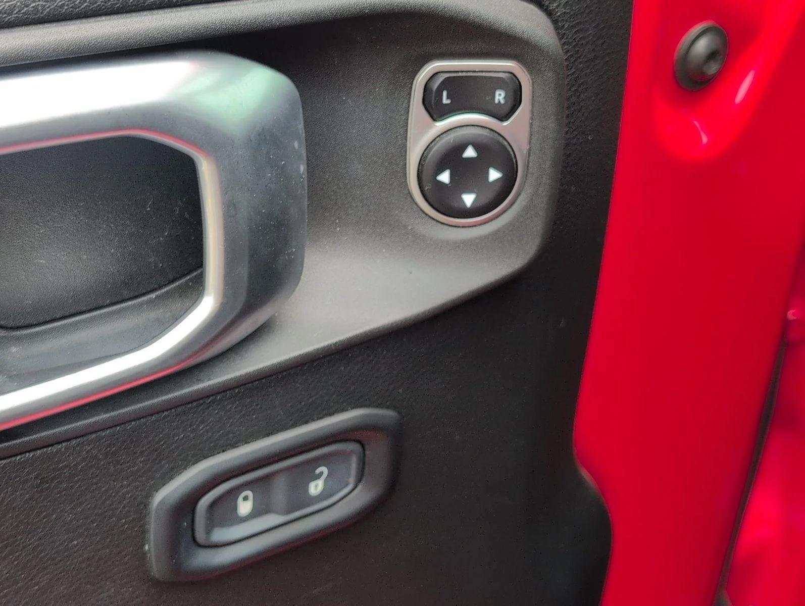 Used 2020 Firecracker Red Clearcoat Jeep Sport S image 19