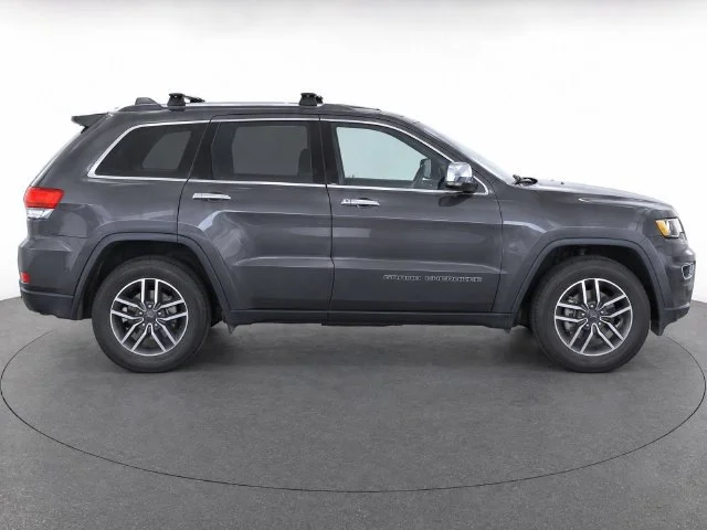 Used 2019 Granite Crystal Metallic Clearcoat Jeep Limited image 8