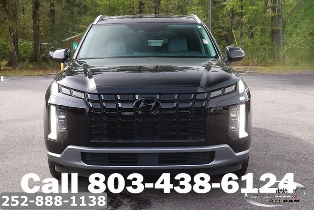 Used 2025 Black Hyundai SEL image 2