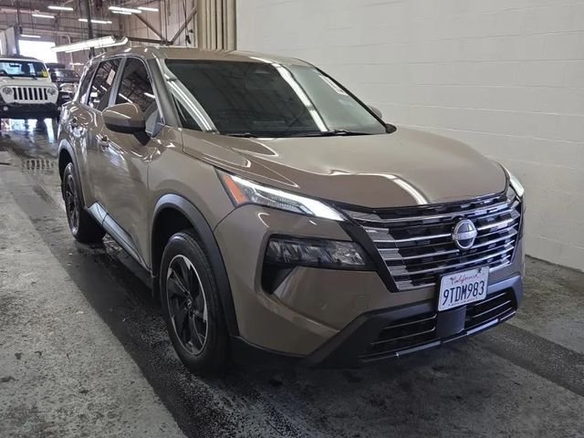 Used 2025 Beige/tan Nissan SV image 4