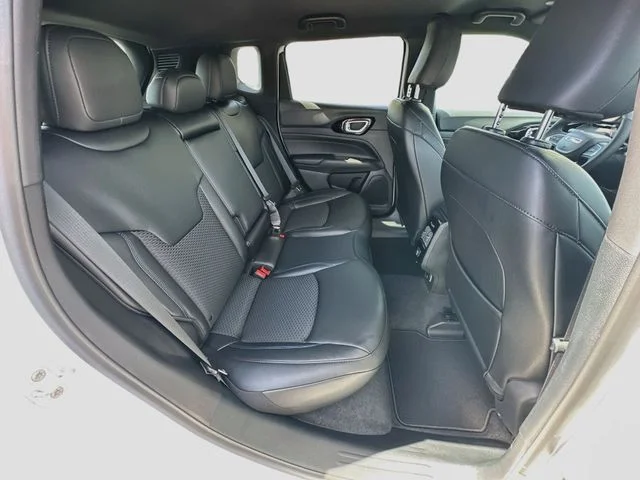 New 2026 Bright White Clearcoat Jeep Latitude image 26