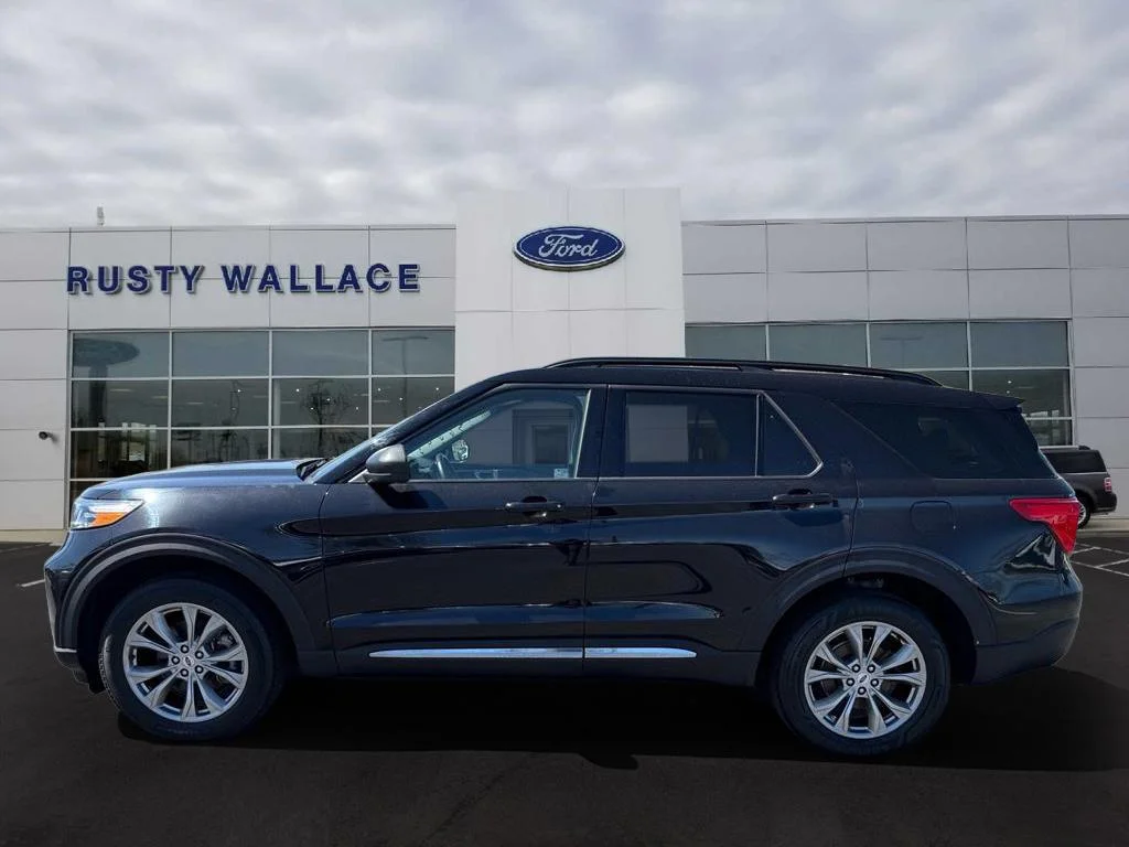 2023 Ford Explorer XLT 4WD's photo