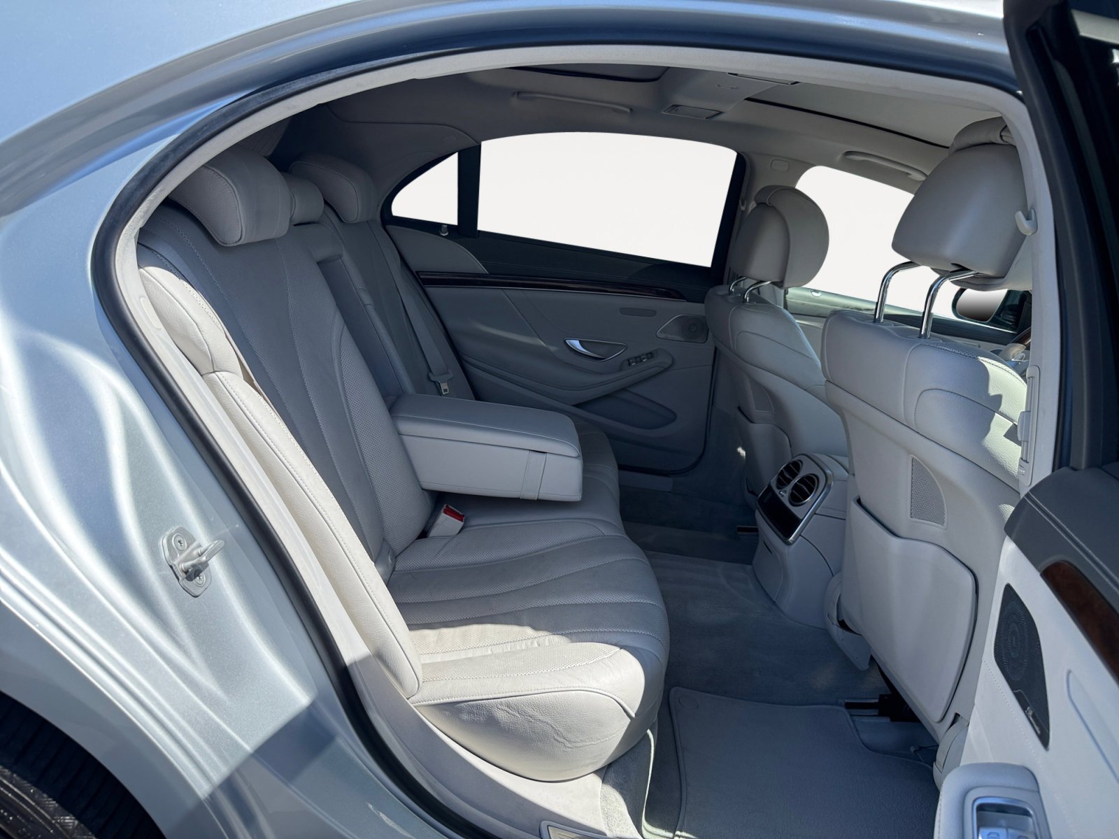 Used 2017 Silver Mercedes-Benz S 550 image 18