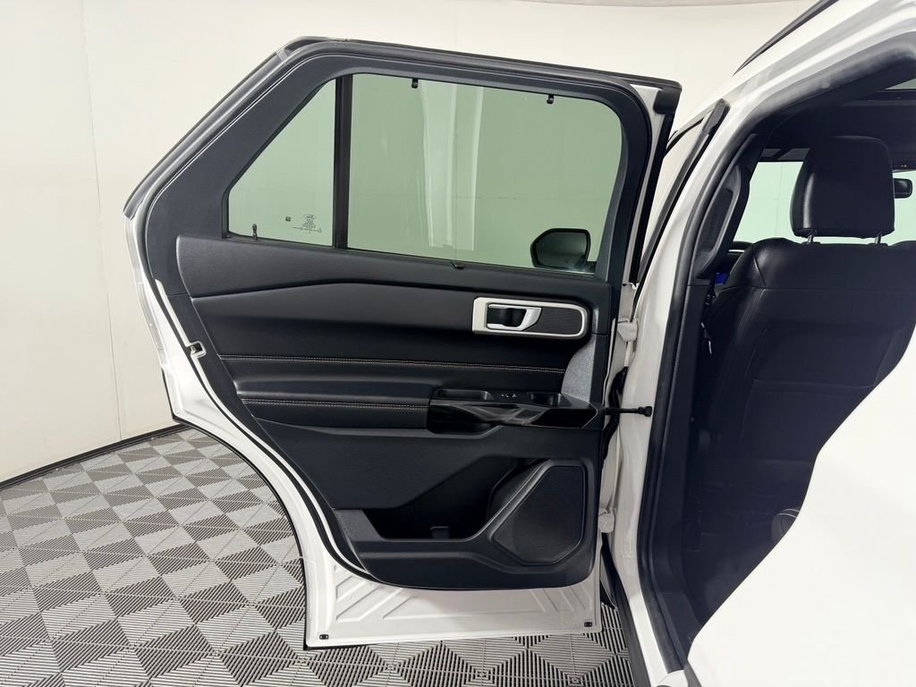 CieloFlor様ご確認ページ 2022 Ford Explorer ST | CarEdge | CarEdge