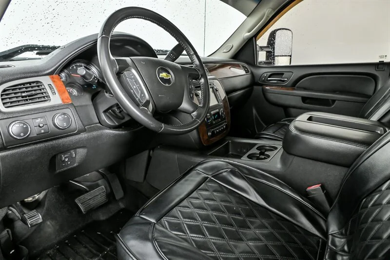 2011 Chevrolet Silverado 3500HD LTZ - Photo 16