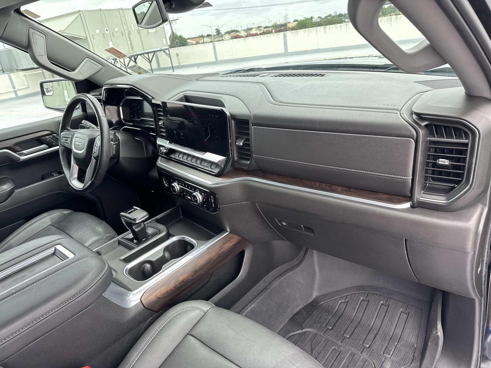 Used 2022 Onyx Black GMC SLT image 12